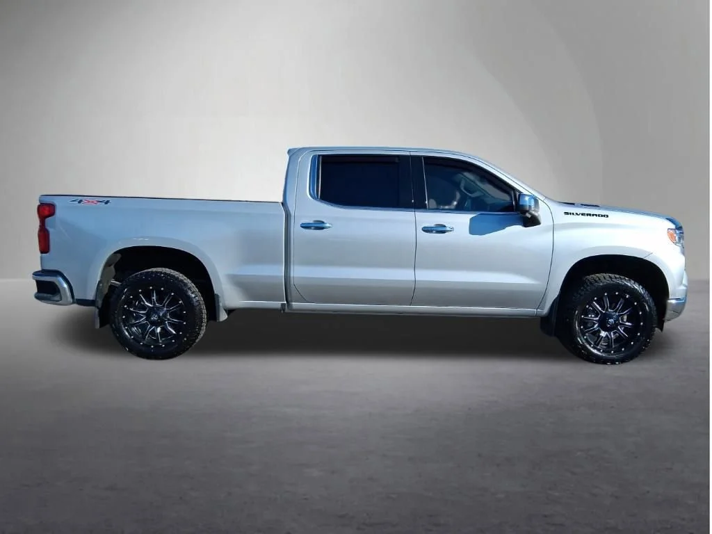 Used 2022 Chevrolet Silverado 1500 LTZ with VIN 1GCUDGET9NZ521383 for sale in Red Wing, Minnesota