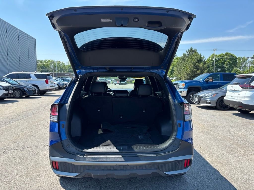 Used 2024 Blue Kia X-Line image 7