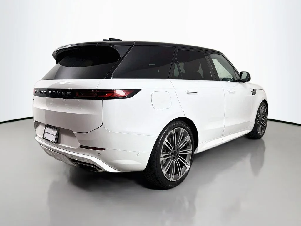 New 2026 Fuji White Land Rover Dynamic SE image 5
