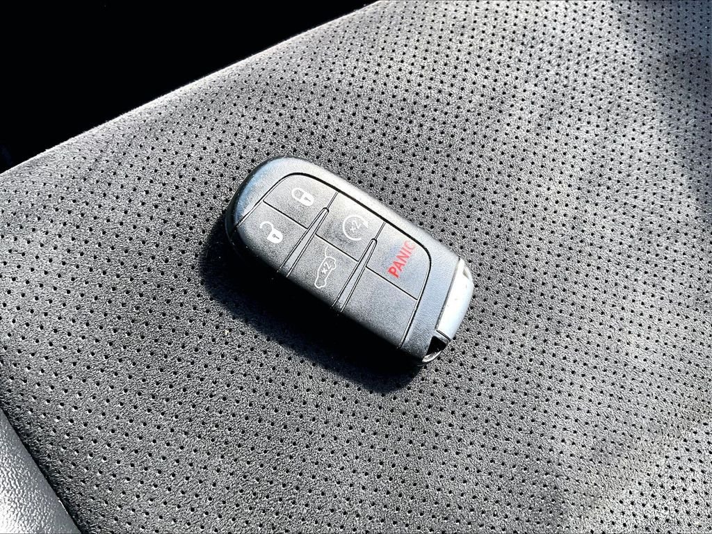 Used 2021 Silver Jeep Laredo X image 30