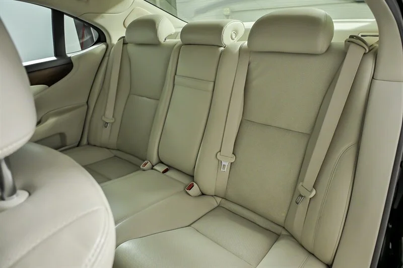 Used 2012 Obsidian Lexus  image 18