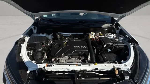 Used 2022 SUMMIT WHITE Chevrolet LS image 31
