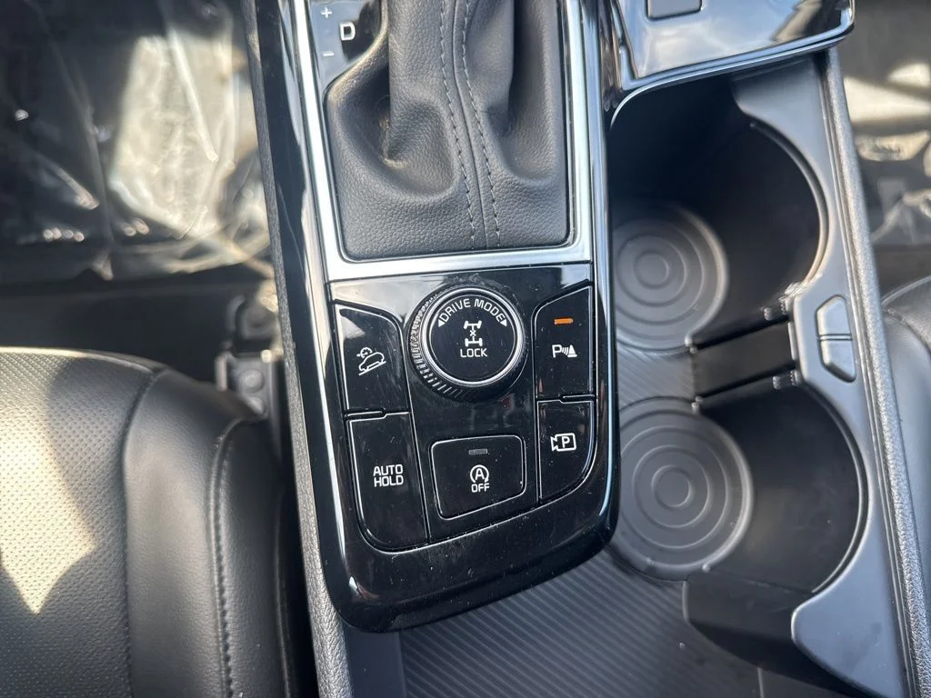 Used 2023 Black Kia X-Line image 18