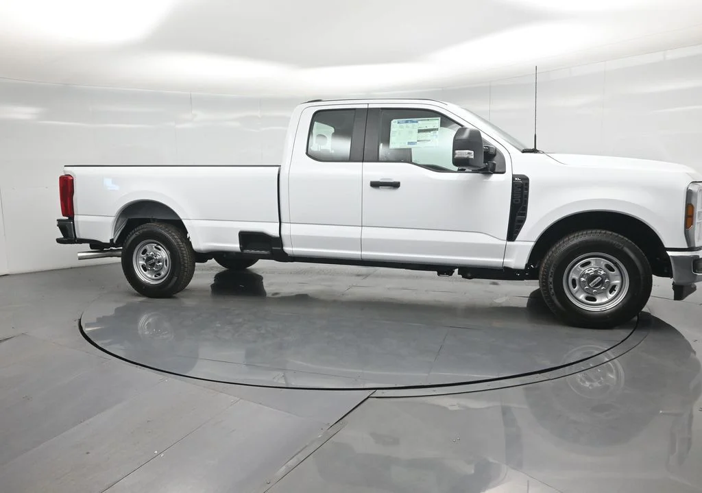 New 2027 Oxford White Ford XL image 20