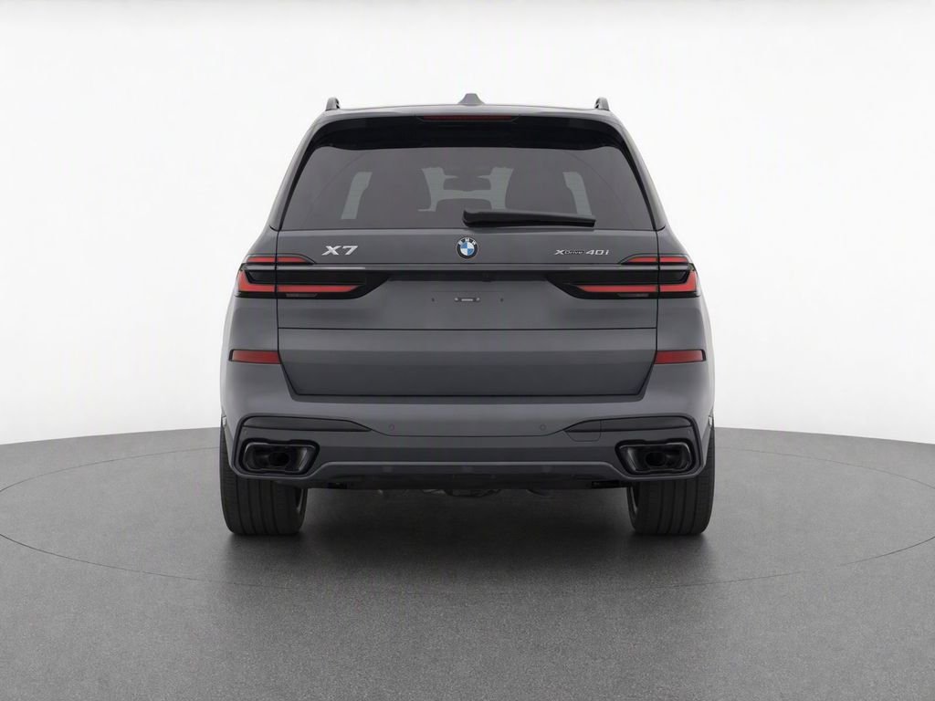 Used 2024 Gray Metallic BMW xDrive40i image 4