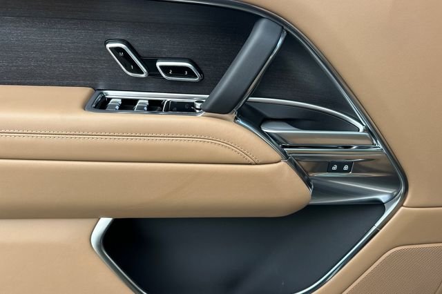 New 2026  Land Rover SE image 10