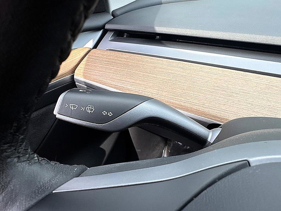 Used 2022 Black Tesla Long Range image 18