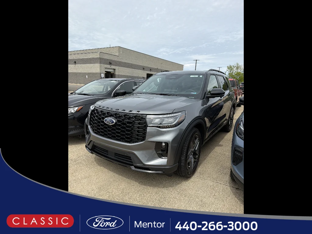2025 Ford Explorer ST-LINE 4WD (PL535)'s photo