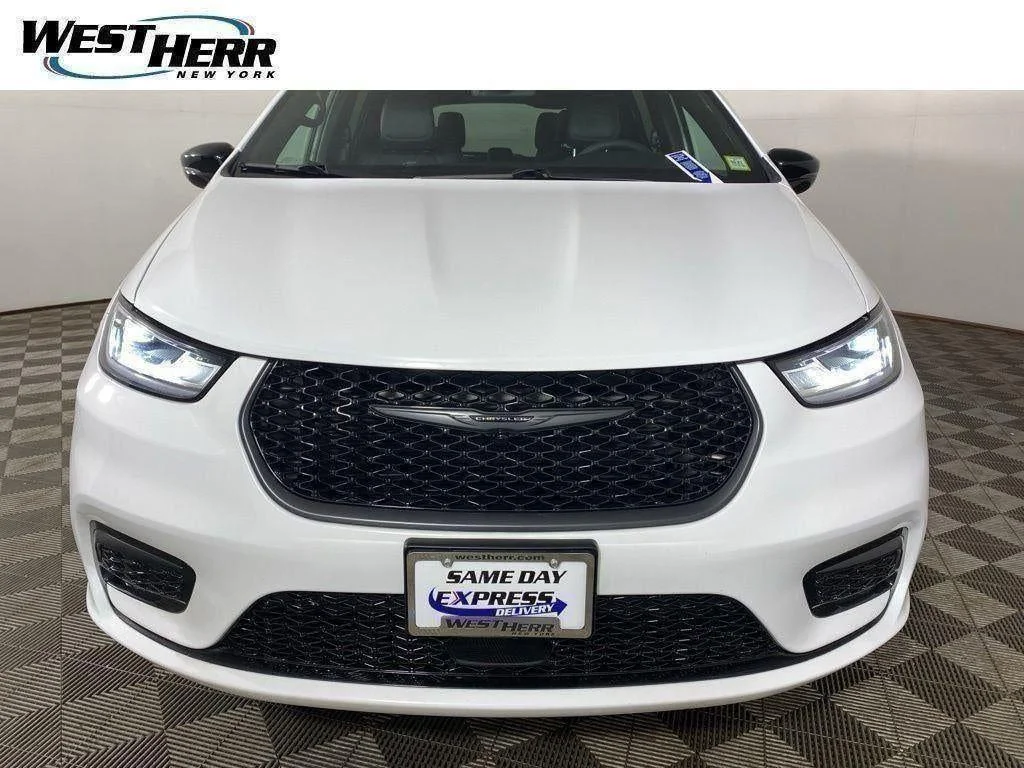 Used 2026 Bright White Clearcoat Chrysler Select image 24