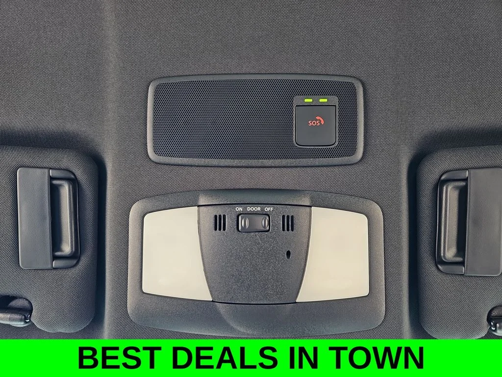 Used 2025 White Nissan Performance image 30