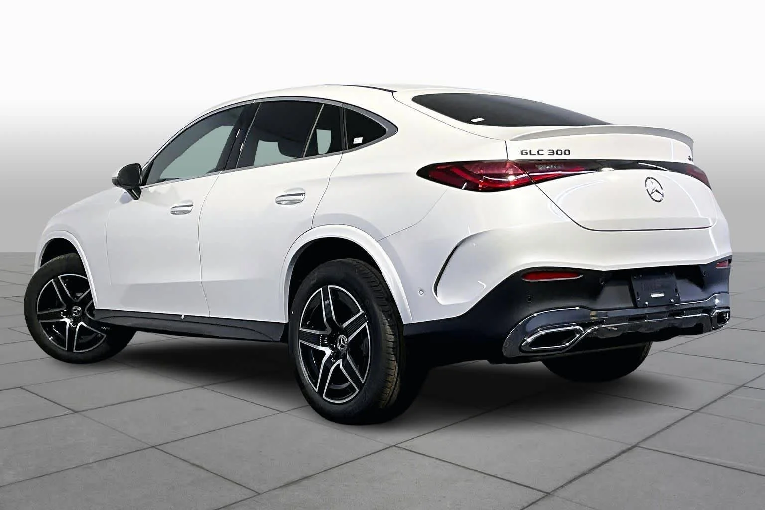 New 2026 MANUFAKTUR Moonlight White Metallic Mercedes-Benz GLC 300 image 3