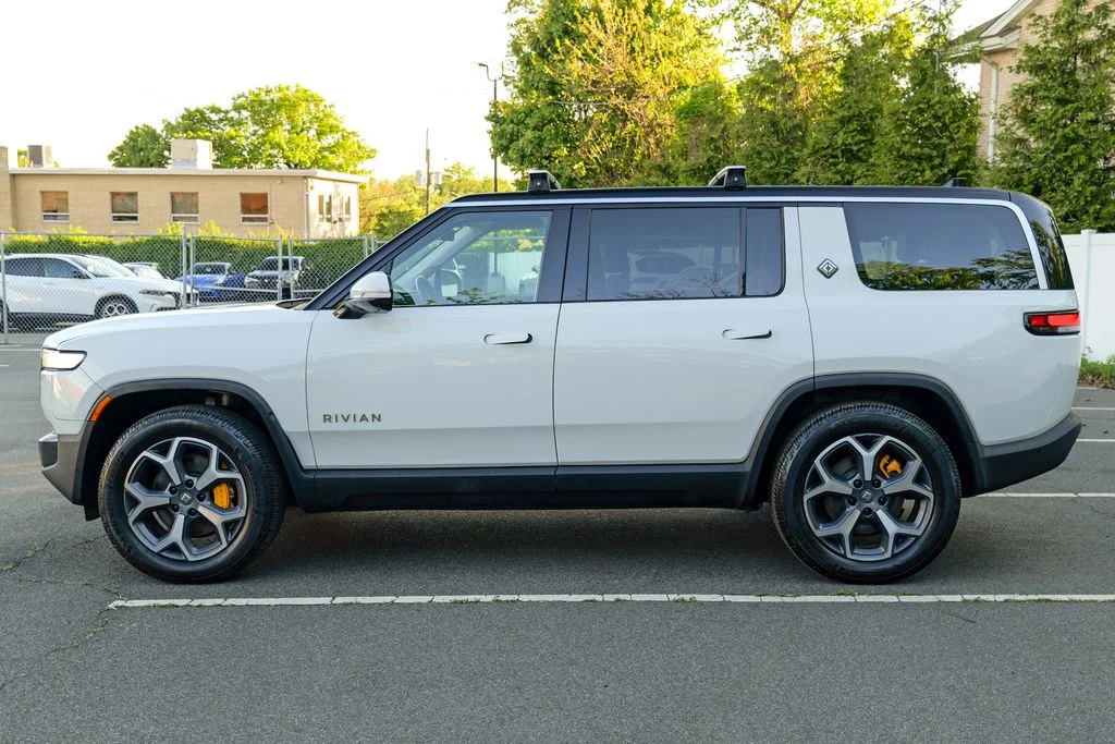 Used 2024 Glacier White Rivian Adventure image 4