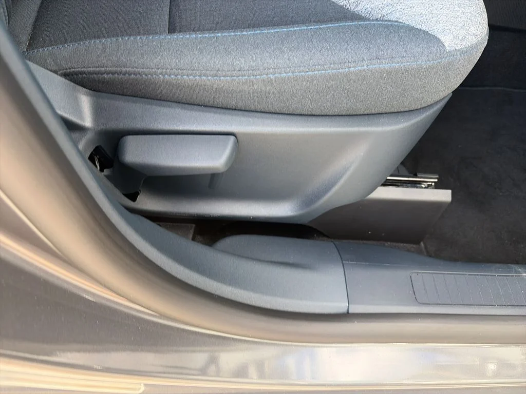 Used 2025 Gray Ford XLT image 30
