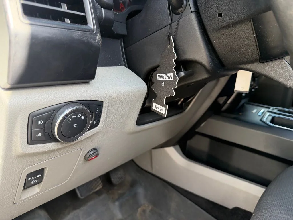 Used 2018 White Ford XL image 19