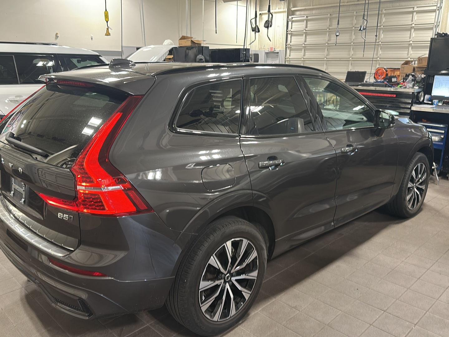 Used 2024 Platinum Grey Metallic Volvo Core Dark Theme image 8