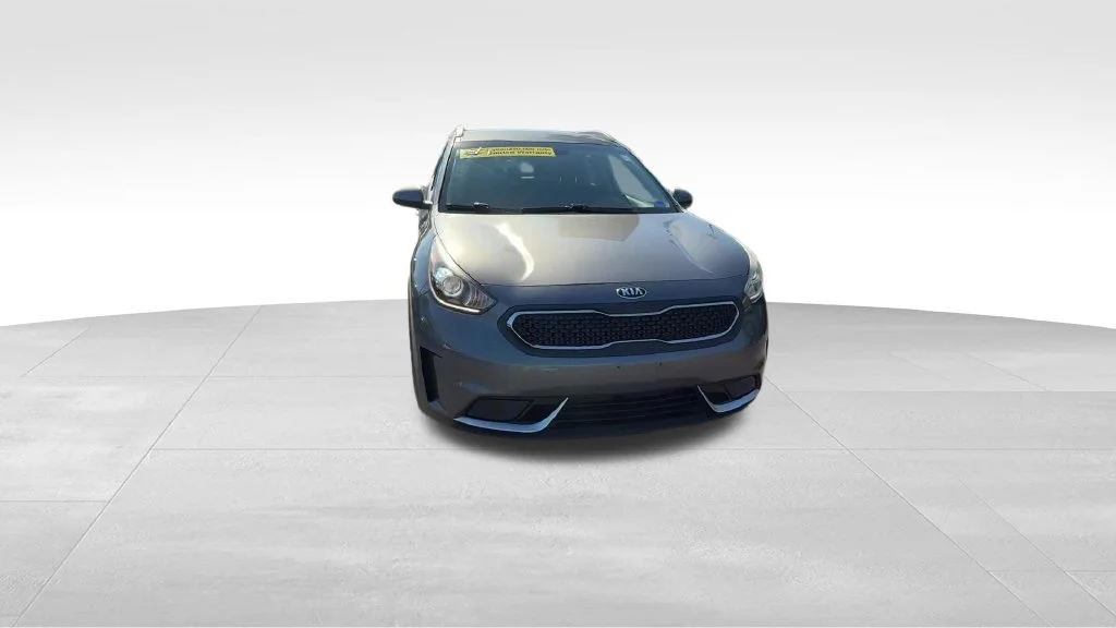 Used 2018 Gray Kia LX image 10