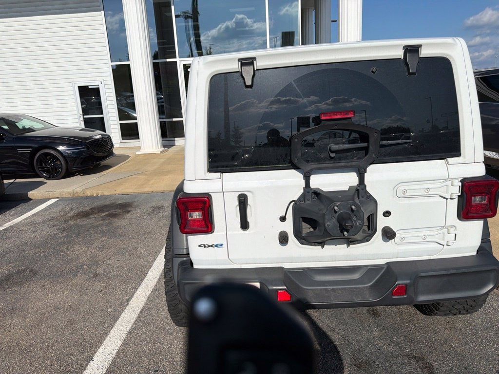 Used 2022 White Jeep Unlimited Rubicon 4xe image 4