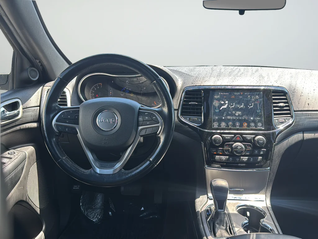 Used 2021 Gray Jeep Laredo X image 11