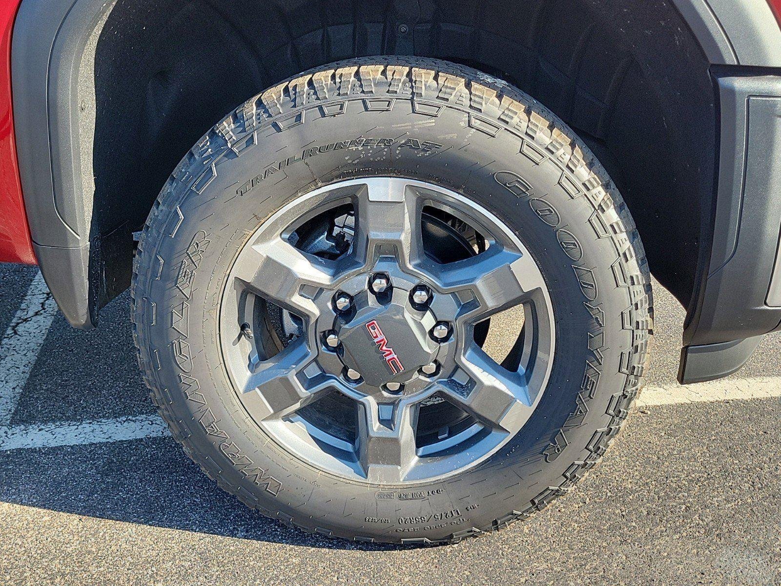 2026 GMC Sierra 2500HD SLT - Photo 5