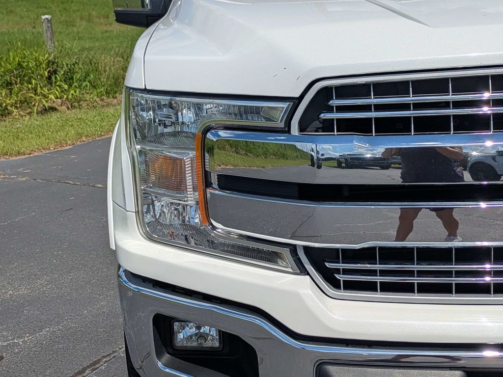 Used 2020 White Ford Lariat image 10