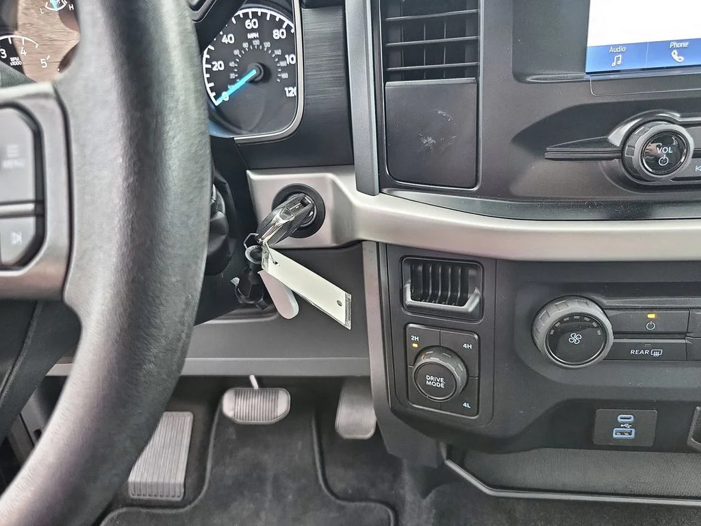 Used 2023 Blue Ford XLT image 17