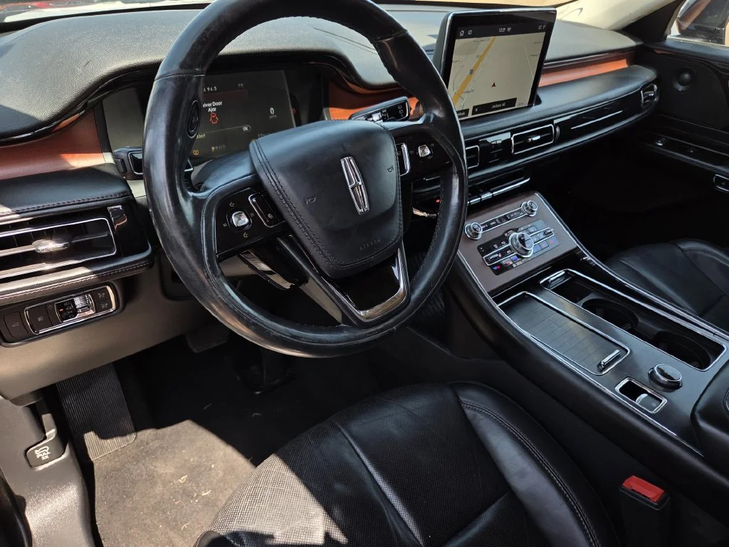 Used 2020 Gray Lincoln Reserve image 15