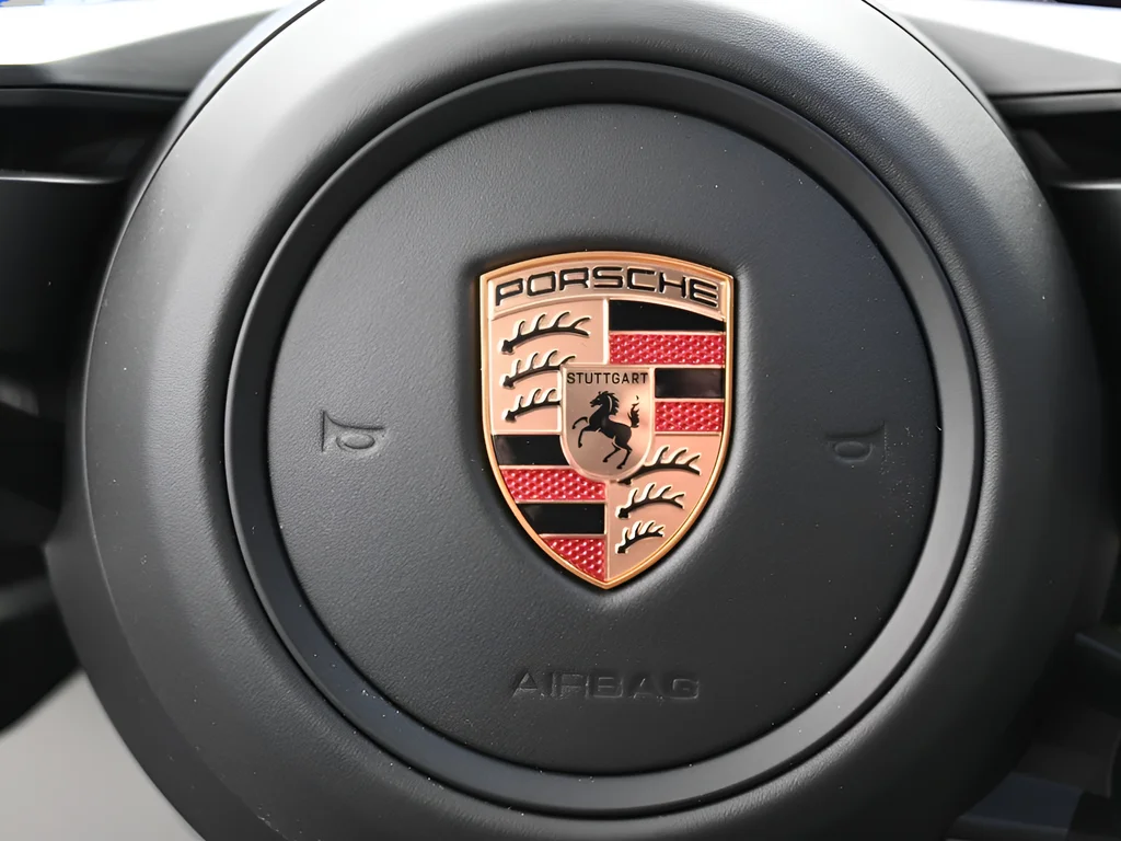 2025 Porsche Macan S - Photo 23