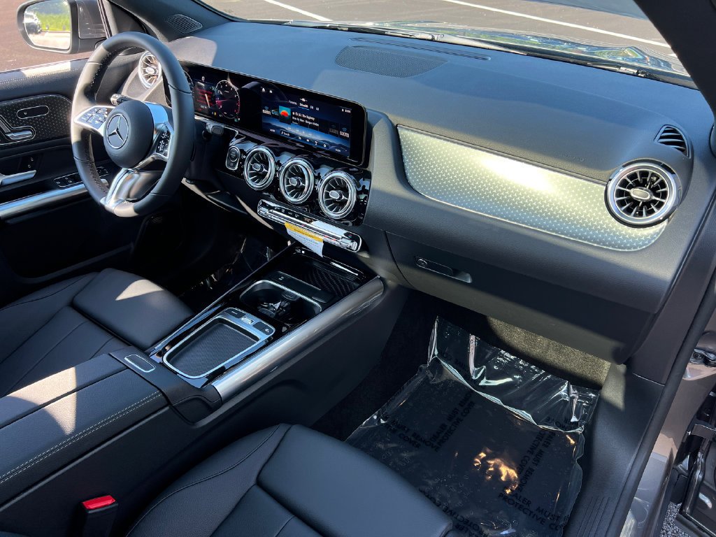 New 2026 Mountain Grey Metallic Mercedes-Benz GLA 250 image 29
