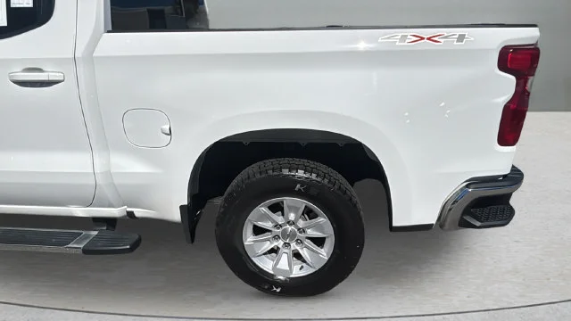 Used 2024 White Chevrolet LT image 39
