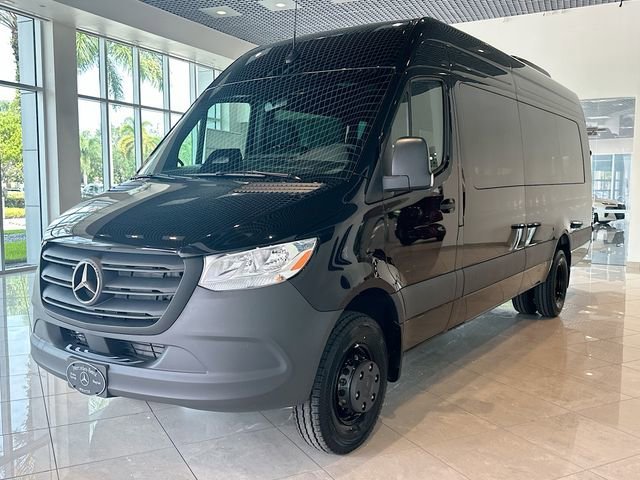 New 2026 Obsidian Black Metallic Mercedes-Benz Cargo 170 WB image 33