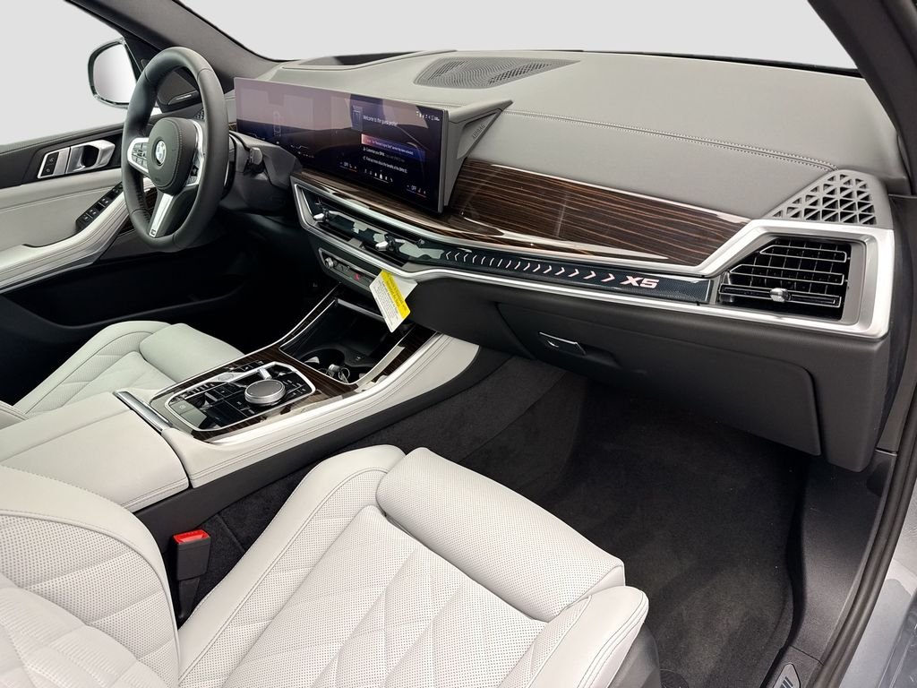 Used 2026 Gray Metallic BMW xDrive40i image 17