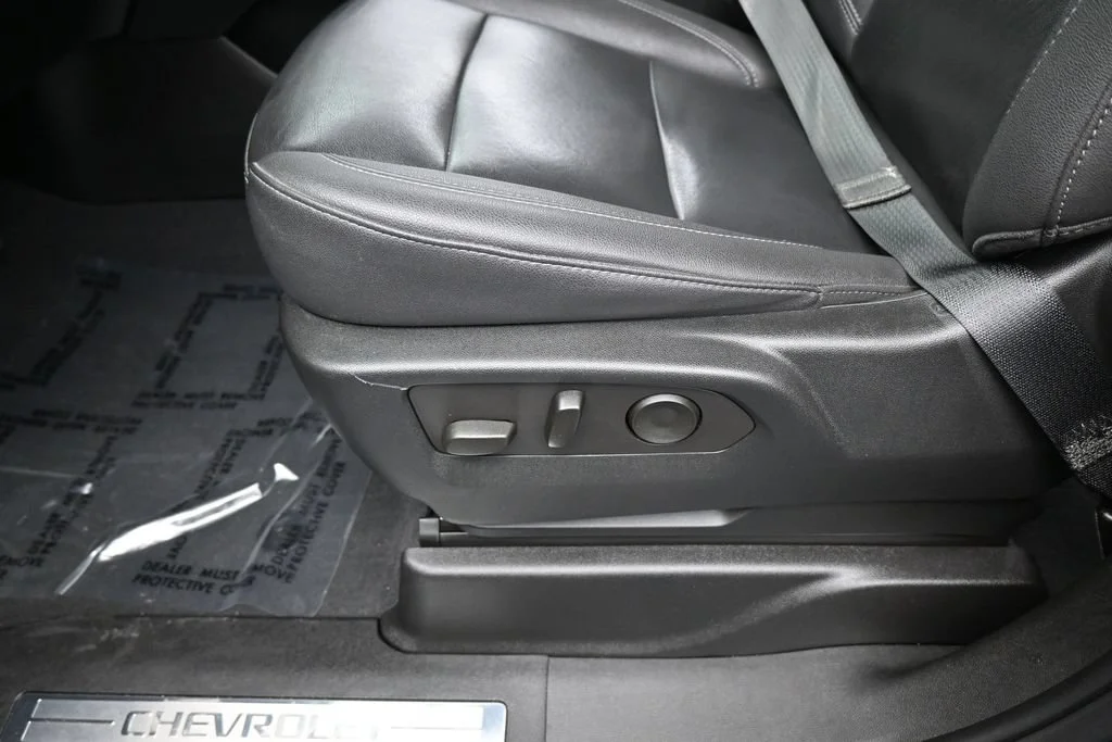 Used 2023 Black Chevrolet LT image 16