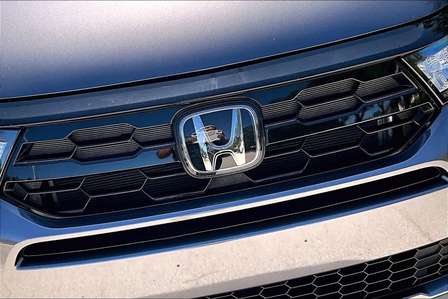 Used 2025 Modern Steel Metallic Honda Elite image 30