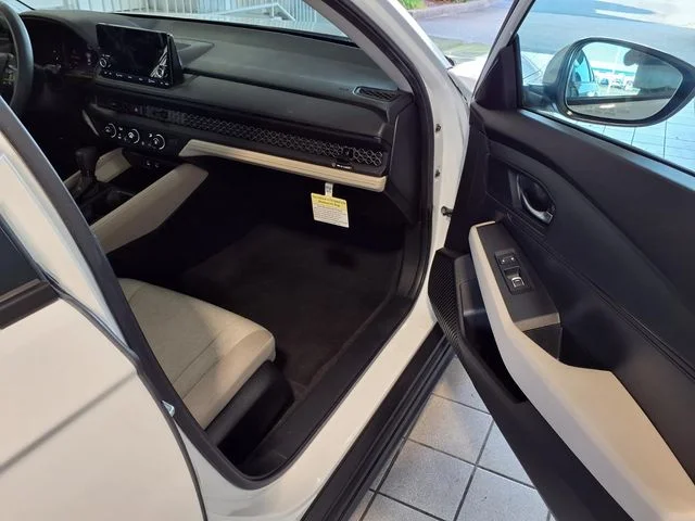 2025 Honda Accord LX - Photo 21
