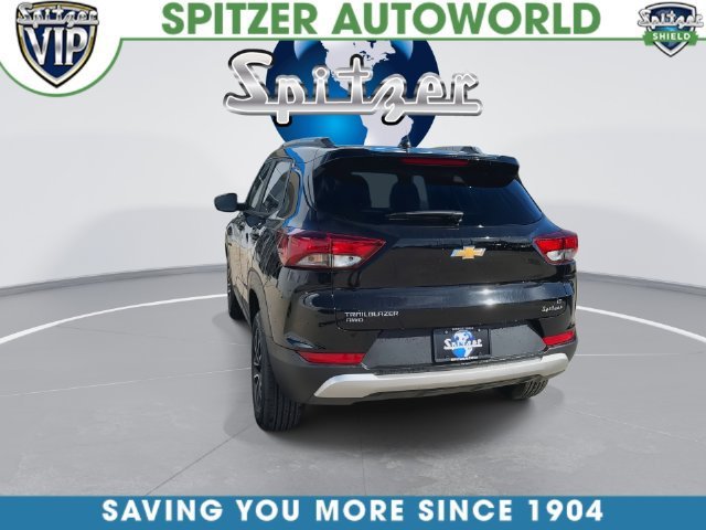 New 2026 Mosaic Black Metallic Chevrolet LT image 7