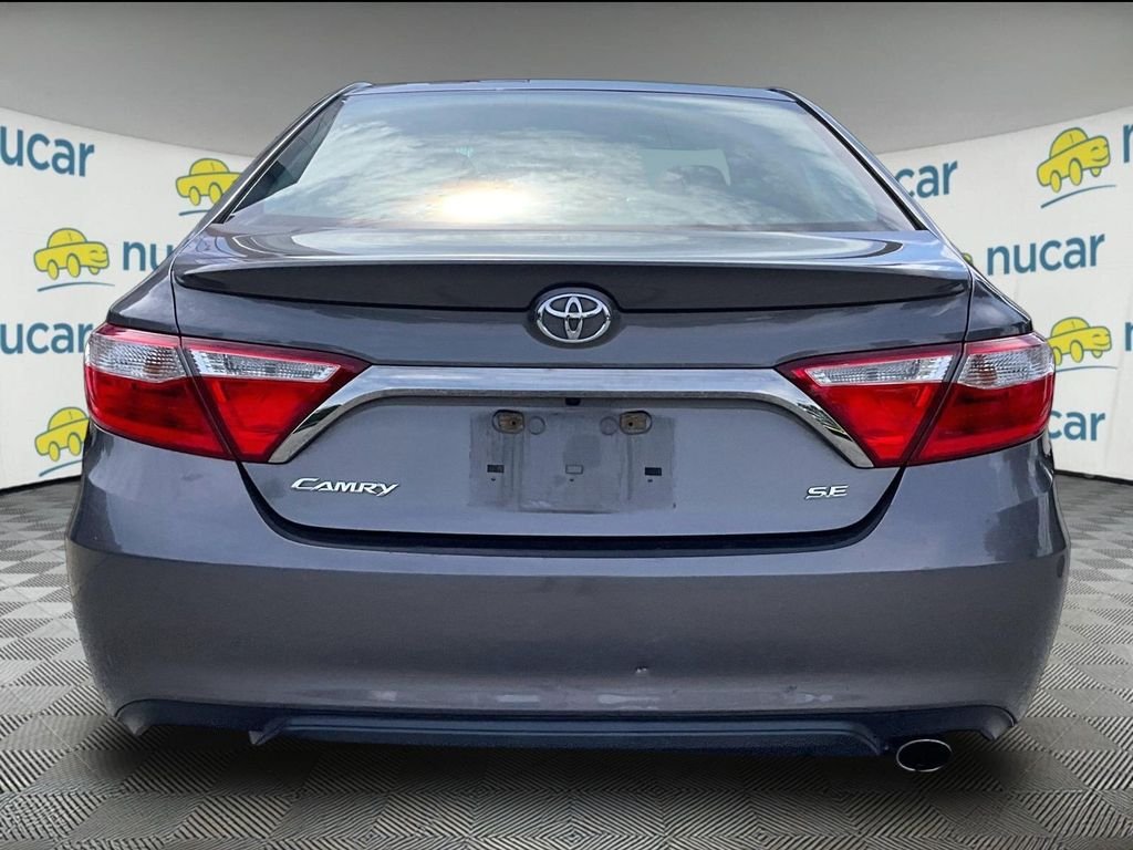Used 2016 Gray Toyota SE image 3