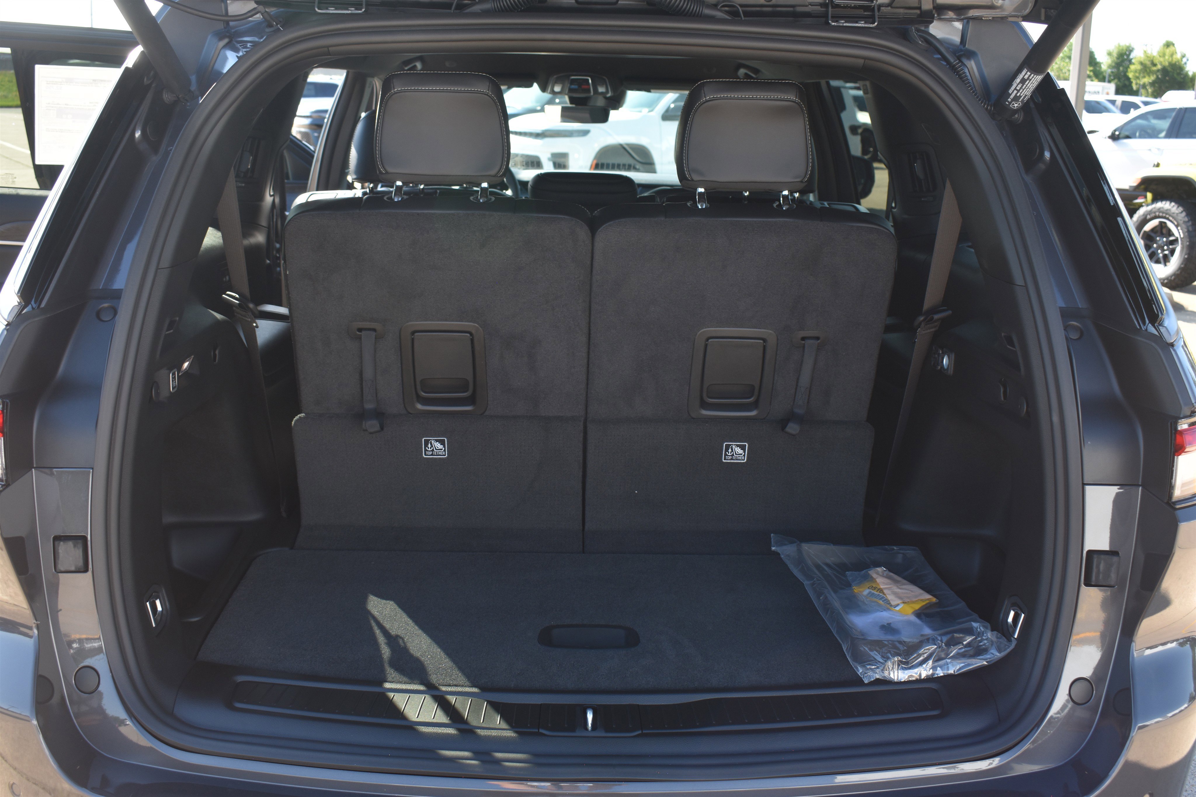 New 2026 Baltic Gray Metallic Clear-Coat Exterior Paint Jeep Laredo Altitude image 18