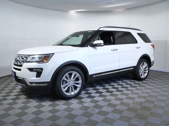 Used 2018 White Ford Limited image 5