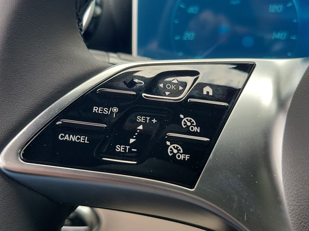 New 2026 Verde Silver Metallic Mercedes-Benz GLC 300 image 24