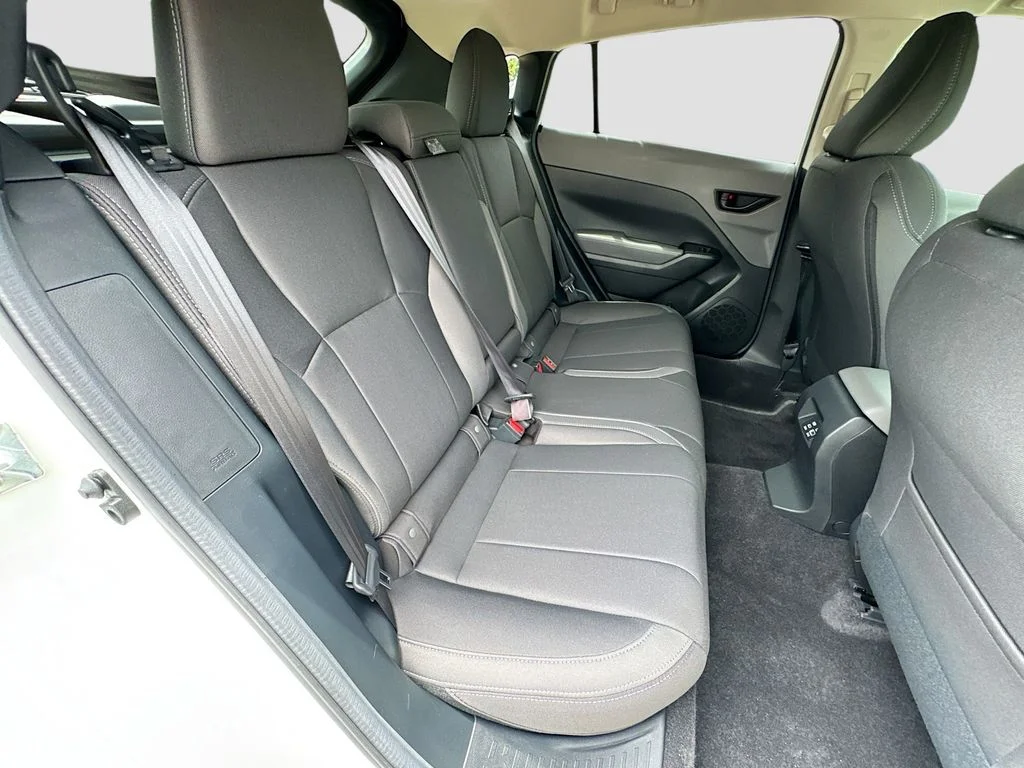 New 2026 CRYSTAL WHITE PEARL Subaru Premium image 32