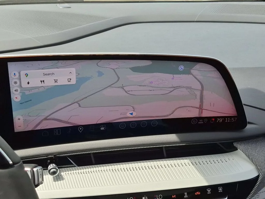 2027 Cadillac OPTIQ Luxury - Photo 13