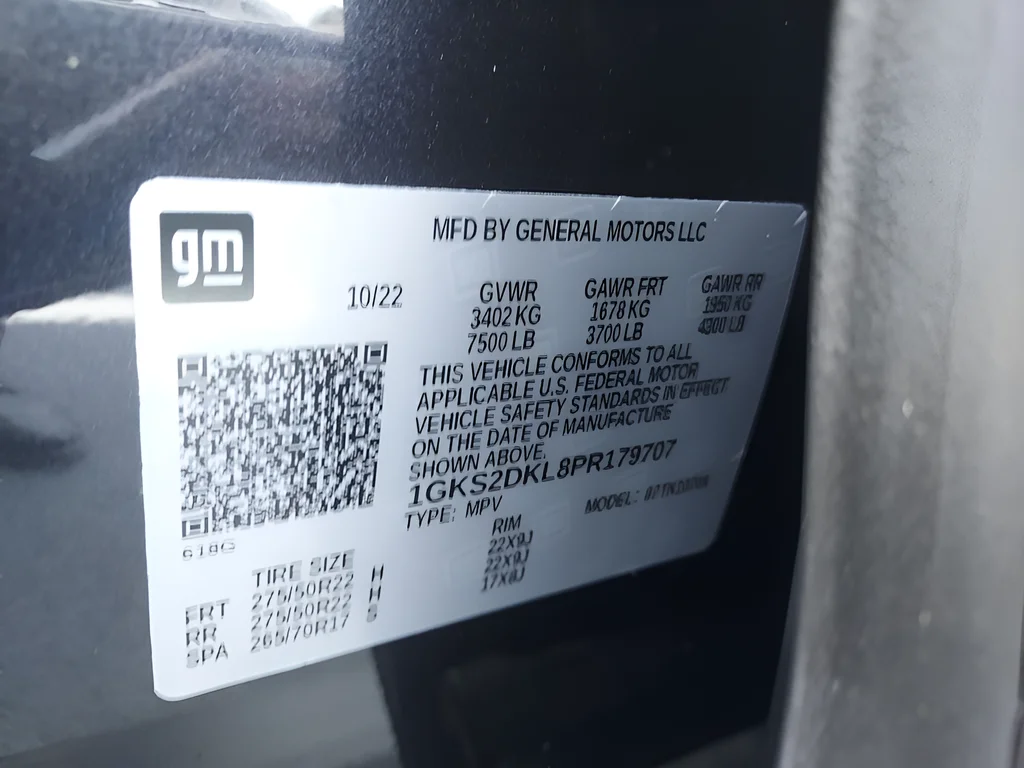 Used 2023 Silver GMC Denali image 25