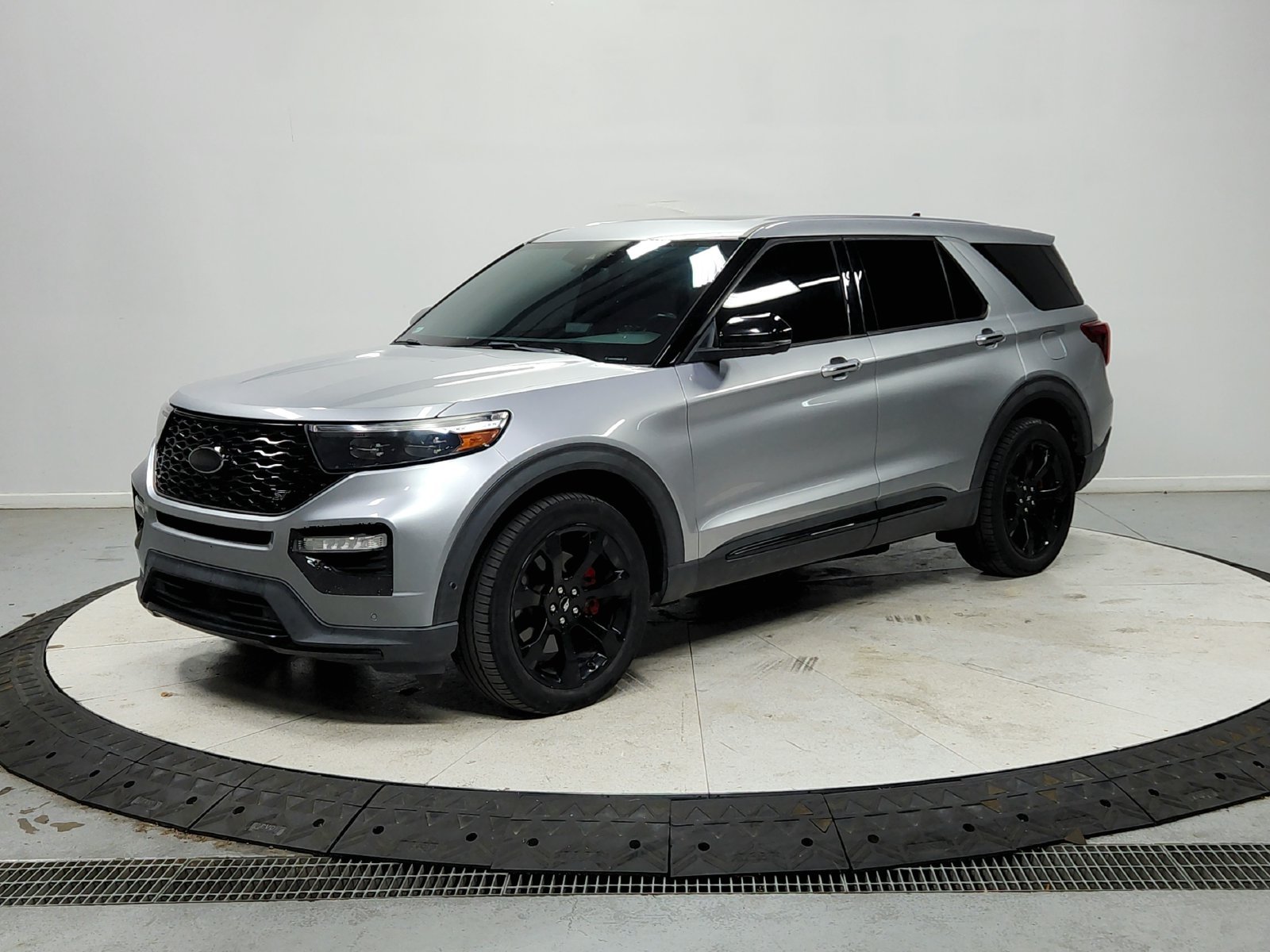 Used 2021 Silver Ford ST image 4