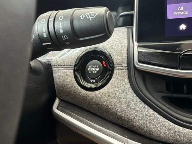 Used 2024 Black Jeep Latitude image 18