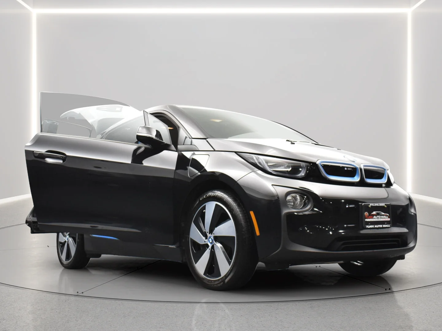 Used 2016 Fluid Black w/Highlight BMW i Blue BMW  image 13