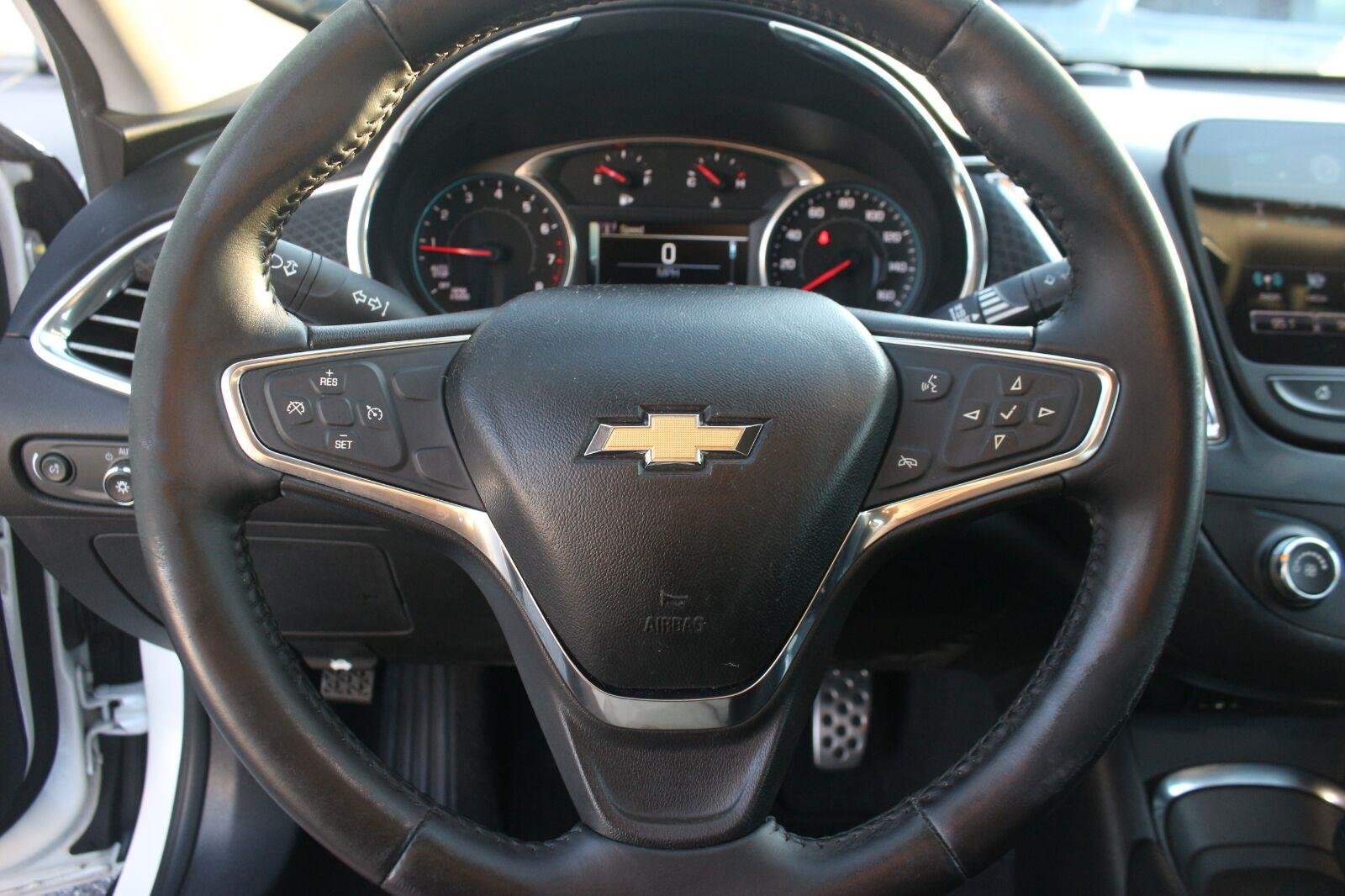 Used 2017 IRIDESCENT PEARL TRICOAT Chevrolet LT image 17