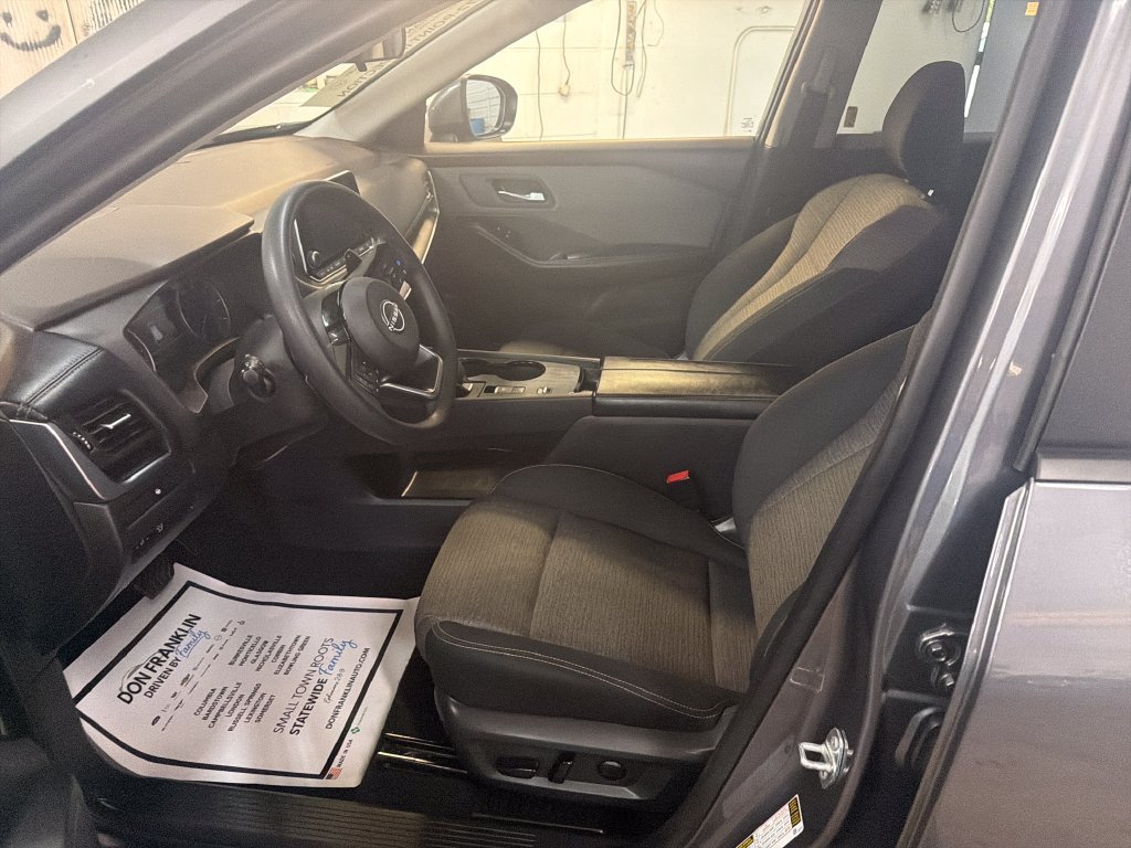 Used 2023 Gray Nissan SV image 13