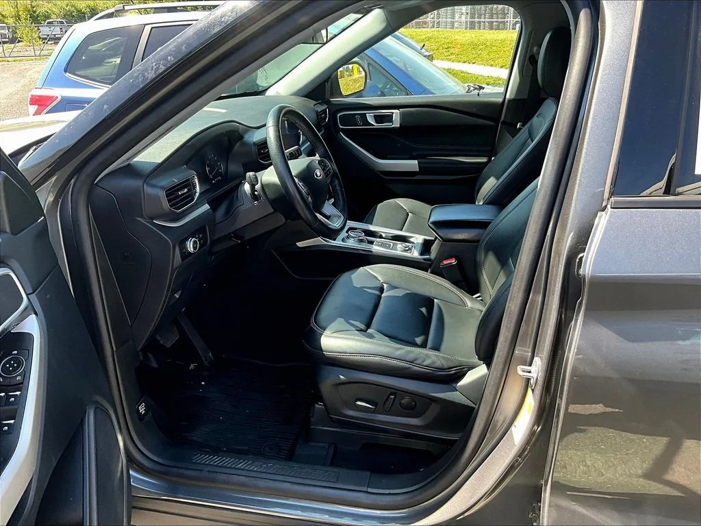 New 2023 Gray Ford XLT image 8