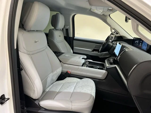 New 2027 White/off-white Ford Platinum image 25