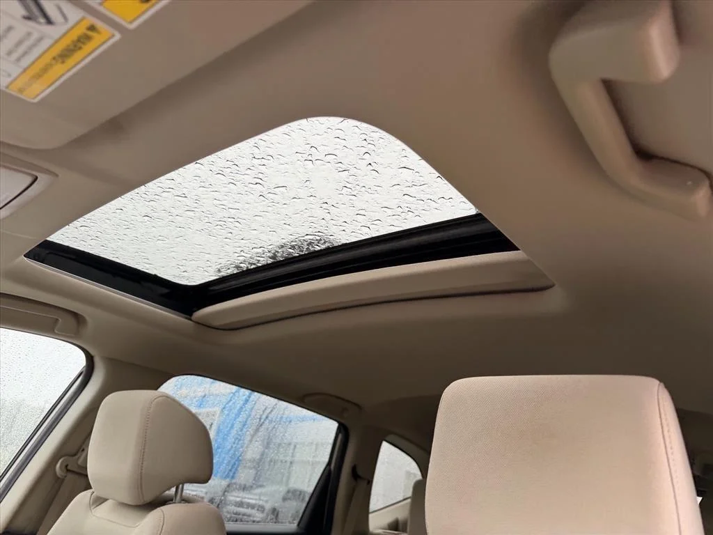 Used 2017  Honda EX image 15